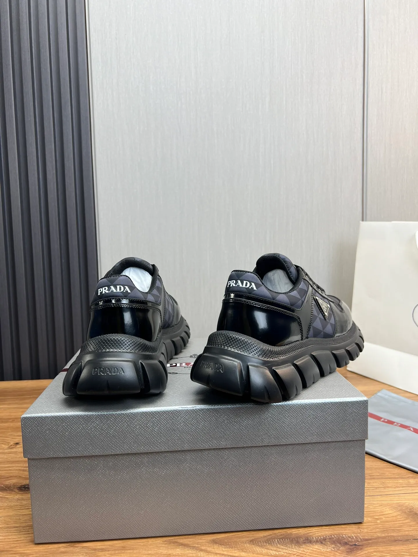 Men's shoes 💰560💰 [PRADA] Men's shoes are popular in the counter, official website is synchronized, 1 high-quality shipment ✔️Original cowhide + cowhide lining, 1🆚1 replica, original sole, 38-45 (45 customized, non-refundable)
